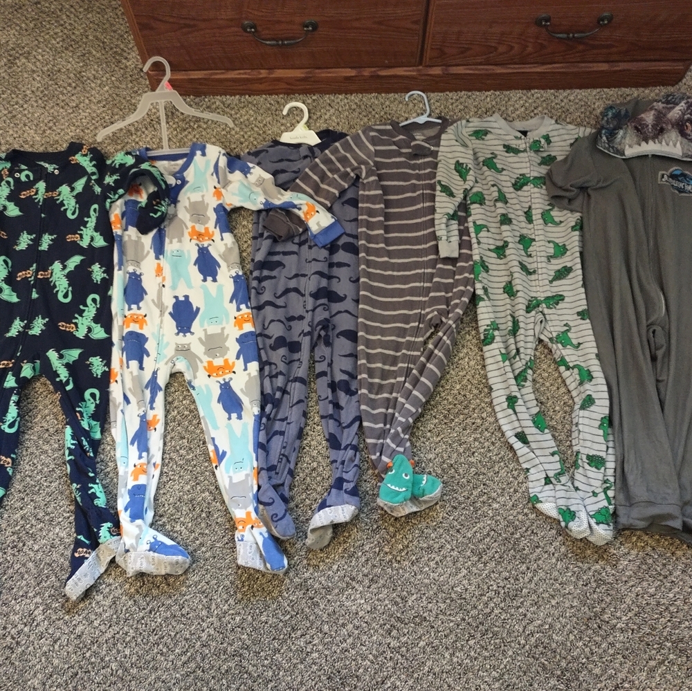 Lot of 6 boys 4t fleece jammies